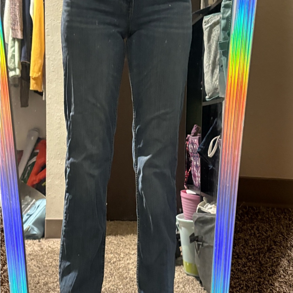 Classic Blue Straight Leg Jeans with Timeless Appeal